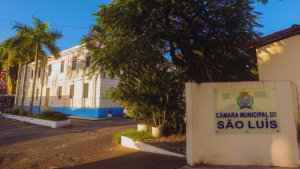 CCJ da Câmara de São Luís entrega relatório à presidência