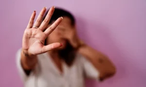 Câmara aprova punição para agressor que descumprir medida protetiva, mesmo