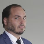 Carlos Bolsonaro ataca Lula após provocação e o acusa de