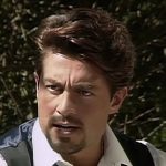 Carlos Daniel descobre que Willy e Paola foram amantes