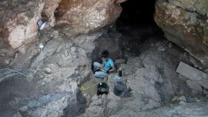 Caverna em Israel guarda pistas sobre os primeiros sepultamentos