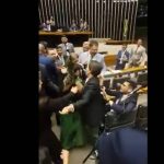 Célia Xakriabá e Kim Kataguiri brigam em votação polêmica sobre