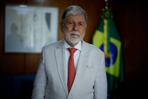 Celso Amorim propõe ação contra Israel por genocídio em Gaza