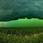 Céu verde? Entenda o fenômeno que precede tempestades