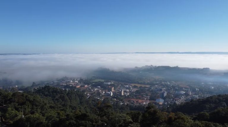 Cidade brasileira fica ‘dentro’ de cratera criada por queda de