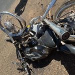 Colisão na BR-230 mata motociclista e deixa criança em estado