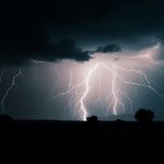 Como começa um raio? Estudo detalha fenômeno atmosférico