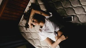 Como o corpo sabe onde está a cama no meio