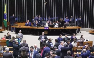 Congresso brasileiro é um dos mais caros do mundo e