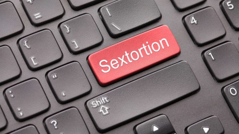 Conheça o Sextortion Scam e como se proteger do golpe