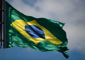Conservadorismo recua no Brasil em 2025, mas apoio a pautas