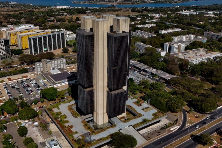 Copom decide nesta quarta se interrompe ciclo de alta na