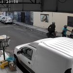 Criminosos atiram em vítima que recusou entregar celular