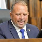Delaroli assume presidência da Alerj em meio à crise com