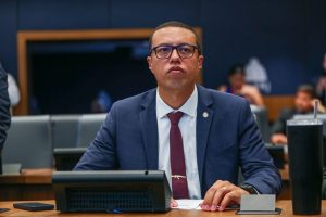 Deputado articula na Câmara de Niterói para barrar nova política