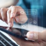 Do chatbot à integração: quando a IA responde e a