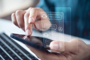 Do chatbot à integração: quando a IA responde e a