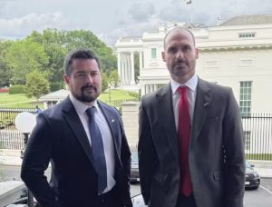 Eduardo Bolsonaro volta a pedir sanções contra Moraes e diz