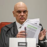 Eduardo aumenta ilícitos após tornozeleira em Bolsonaro, diz Moraes