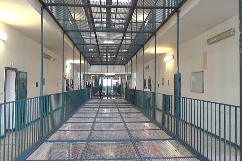 Em penitenciária lotada de Roma, Zambelli divide cela comum com