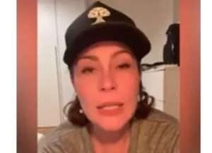 Em vídeo, Carla Zambelli afirma ser uma exilada e agradece