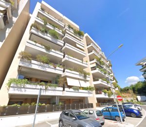 Empresária do Rio abrigava Carla Zambelli em Roma, próxima ao