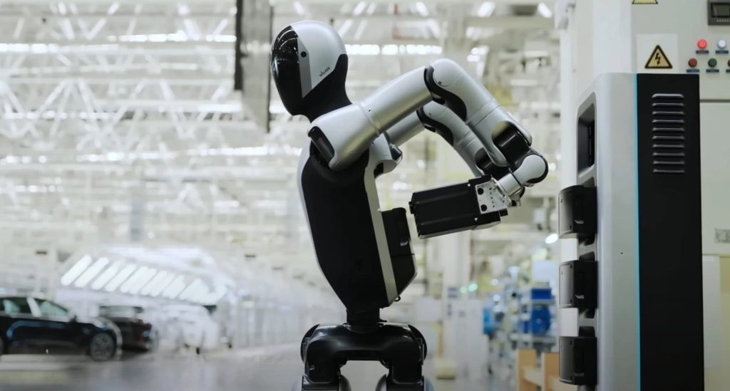 Este robô humanoide é capaz de trocar as próprias baterias;