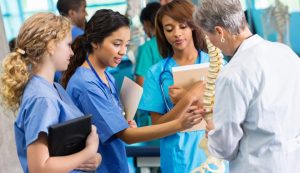 Estudantes de medicina podem se inscrever no Enamed até 18