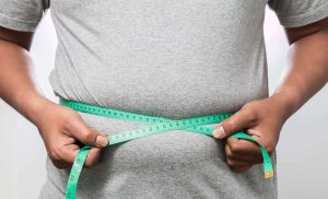 Estudo: gordura abdominal e perda muscular eleva em 83% o