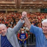 Ex-governador Roberto Requião e o filho vão para o PDT
