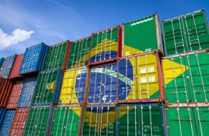 Exportações brasileiras para os EUA diminuíram pela metade desde 2001