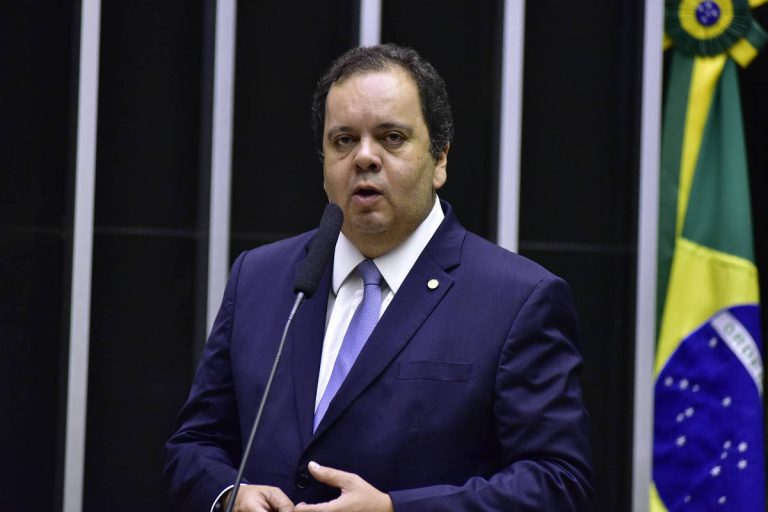 Família de deputado do Centrão é alvo de operação por
