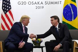 'Firmeza' e 'coragem' de Trump após tarifaço são elogiadas por