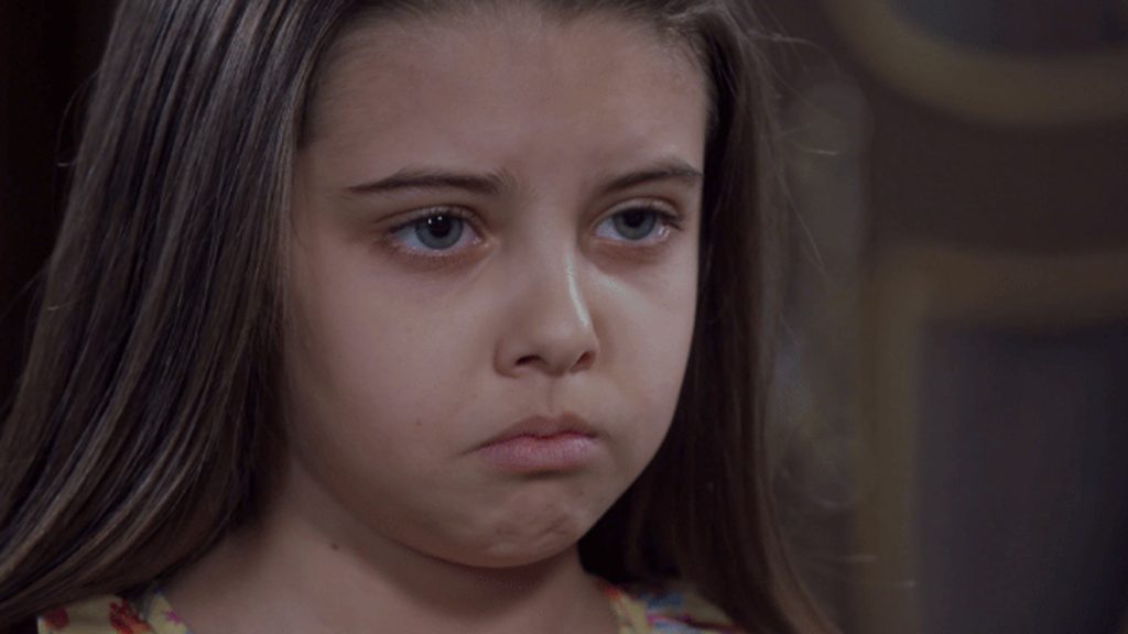 Flora toma decisão sobre embate com Anna