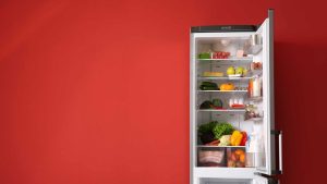 Geladeira cheia consome mais energia? Descubra a verdade