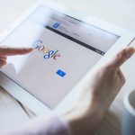 Google usará IA para identificar menores e impor restrições online
