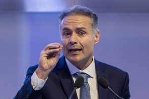 Governo Lula estuda fim da obrigatoriedade de autoescola para tirar