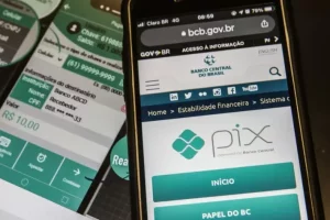 Governo Lula prepara campanha em defesa do Pix diante de