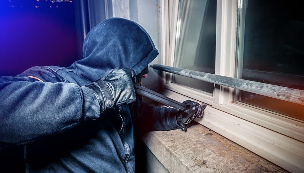 Grupo criminoso invade igreja e furta equipamentos em Bom Jardim