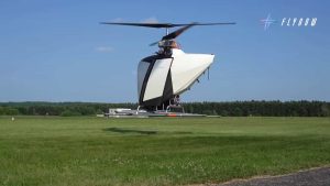 Helicóptero diferentão faz voo teste na Áustria; assista