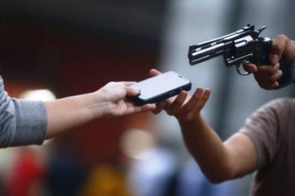 Homens armados invadem maternidade no Maiobão