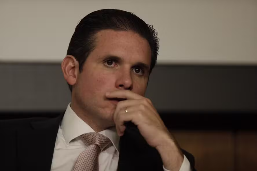 Hugo Motta emprega funcionárias fantasmas e demite duas após denúncia