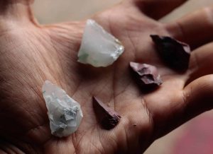 Humanos primitivos viajavam atrás de pedras coloridas, diz estudo