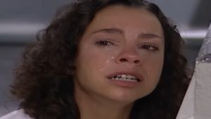 Joyce é agressiva com Helena