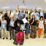 Judiciário entrega títulos de propriedade a moradores de 11 bairros