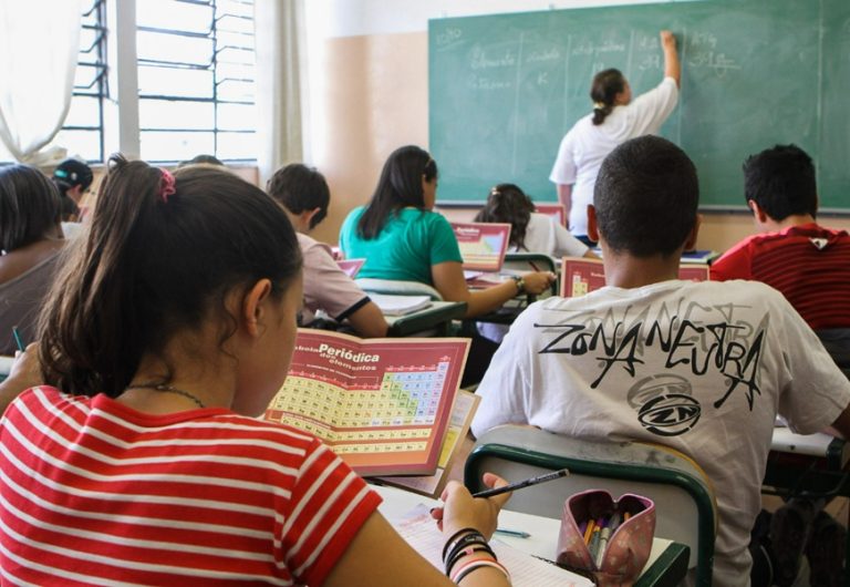 Justiça suspende decreto de Tarcísio que autorizava demissão de professores