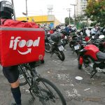 Lei do Rio de Janeiro obriga aplicativos a dar mochilas