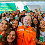 Lula cobra fiscalização e denuncia abusos nos preços dos combustíveis: