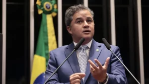 Lula convoca ministros do União Brasil após apoio de Efraim