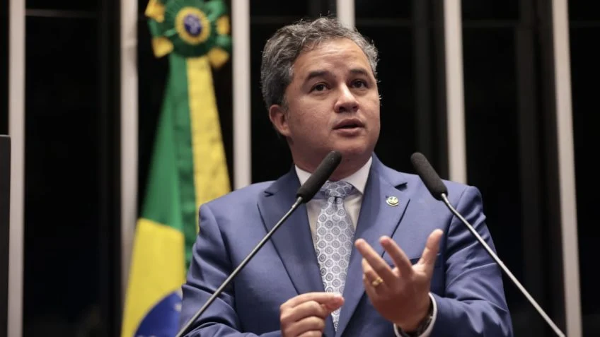 Lula convoca ministros do União Brasil após apoio de Efraim